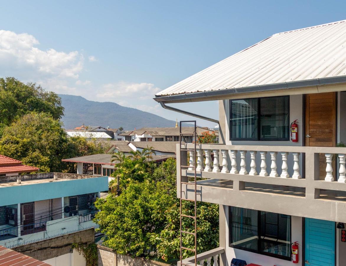 Sleep Guesthouse Чиангмай Экстерьер фото
